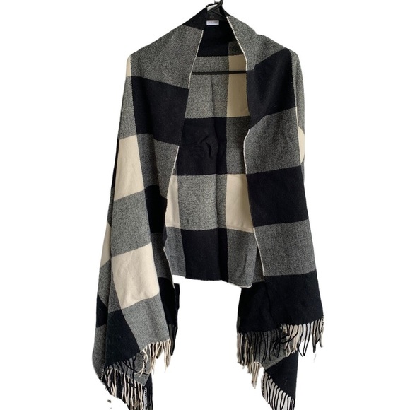 J Crew Oversized Black Ivory Plaid Cape Scarf w/ Arm Holes H2857 71" x 29" - Picture 2 of 5